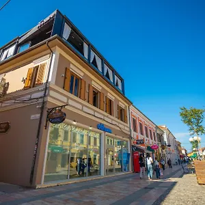  Hostel Terrace & Lounge Bar Albania